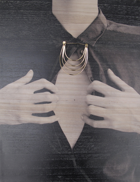 tableau-photo-photography-ambre-cardinal-art-bois-photographie-art-direction-bijoux-broche-creation