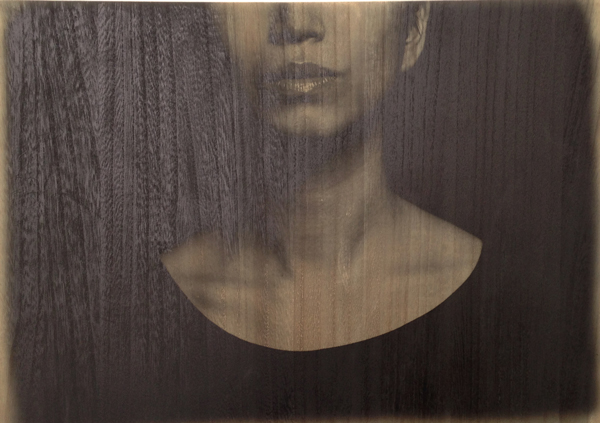 tableau-photo-photography-ambre-cardinal-art-bois-photographie-art-direction-bouche-corps-body-mode