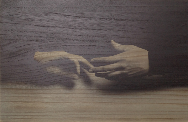 tableau-photo-photography-ambre-cardinal-art-bois-photographie-art-direction-main-hands
